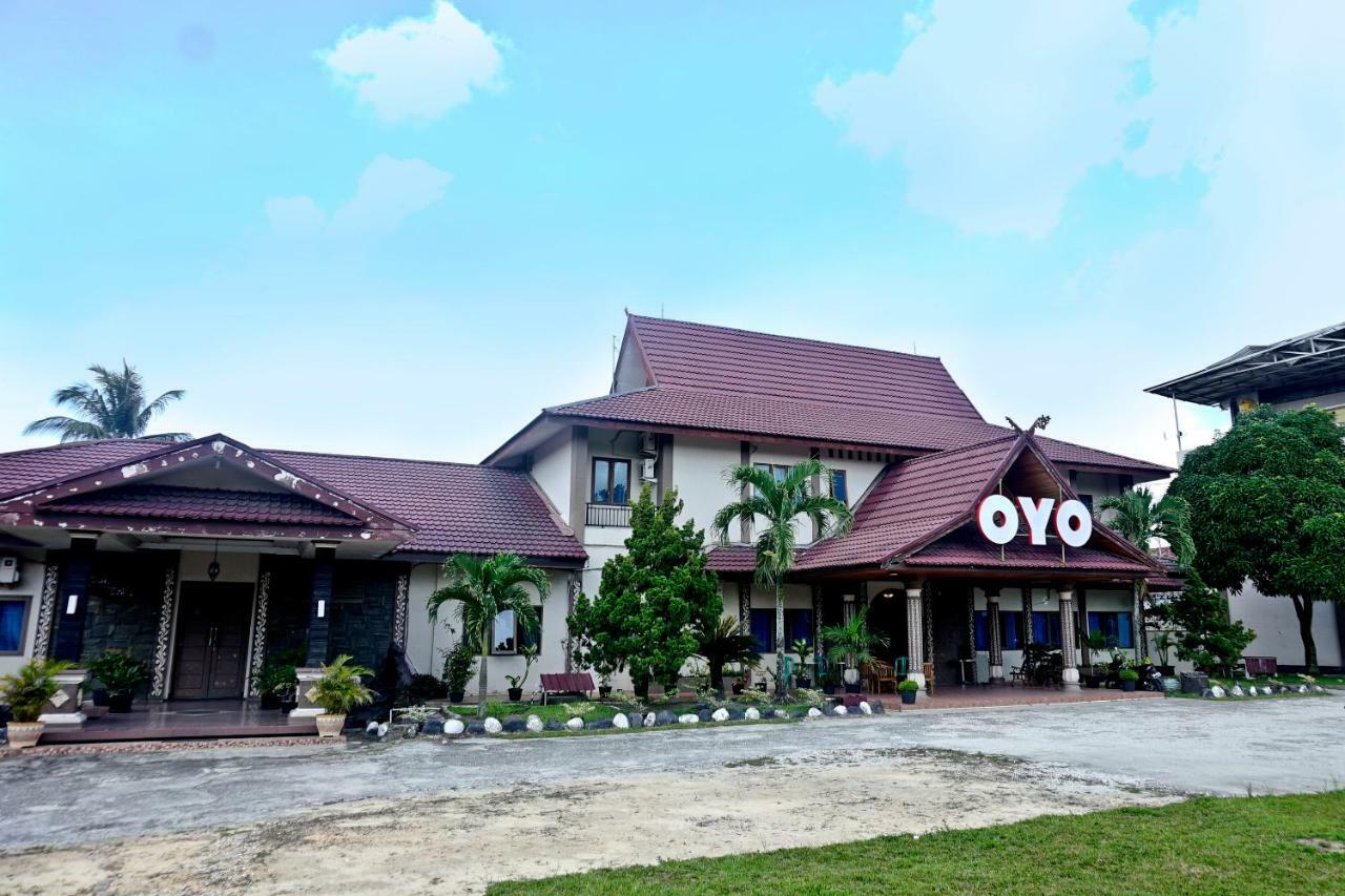 Отель Oyo 627 Tirta Kencana Syariah Пеканбару Экстерьер фото
